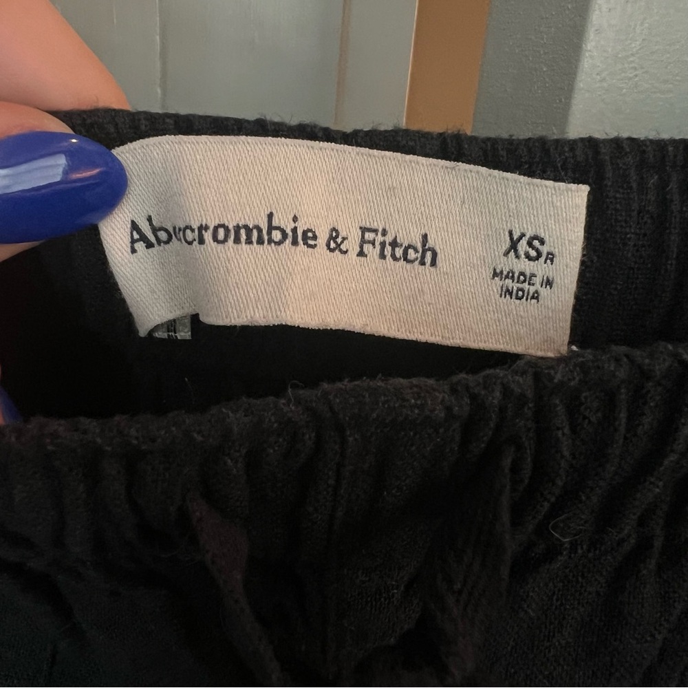 Abercrombie & Fitch Linen-Blend Pull-On Cargo Pant - Picture 6 of 11